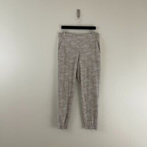Athleta Brooklyn Textured Jogger Pants in Gray Camo Size 16
